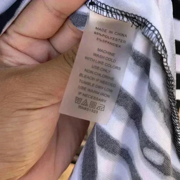 Vince Camuto Black White Striped Asymetric Sleeveless Tunic - Picture 5 of 6